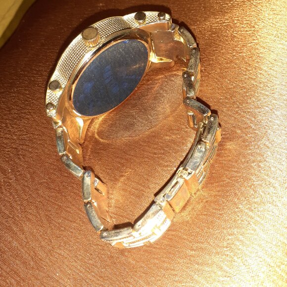 👤 VINTAGE DAIMOND INCLOSED ROYALTON WATCH ( NEEDS NEW BATTERY ) - $30 - Picture 6 of 12